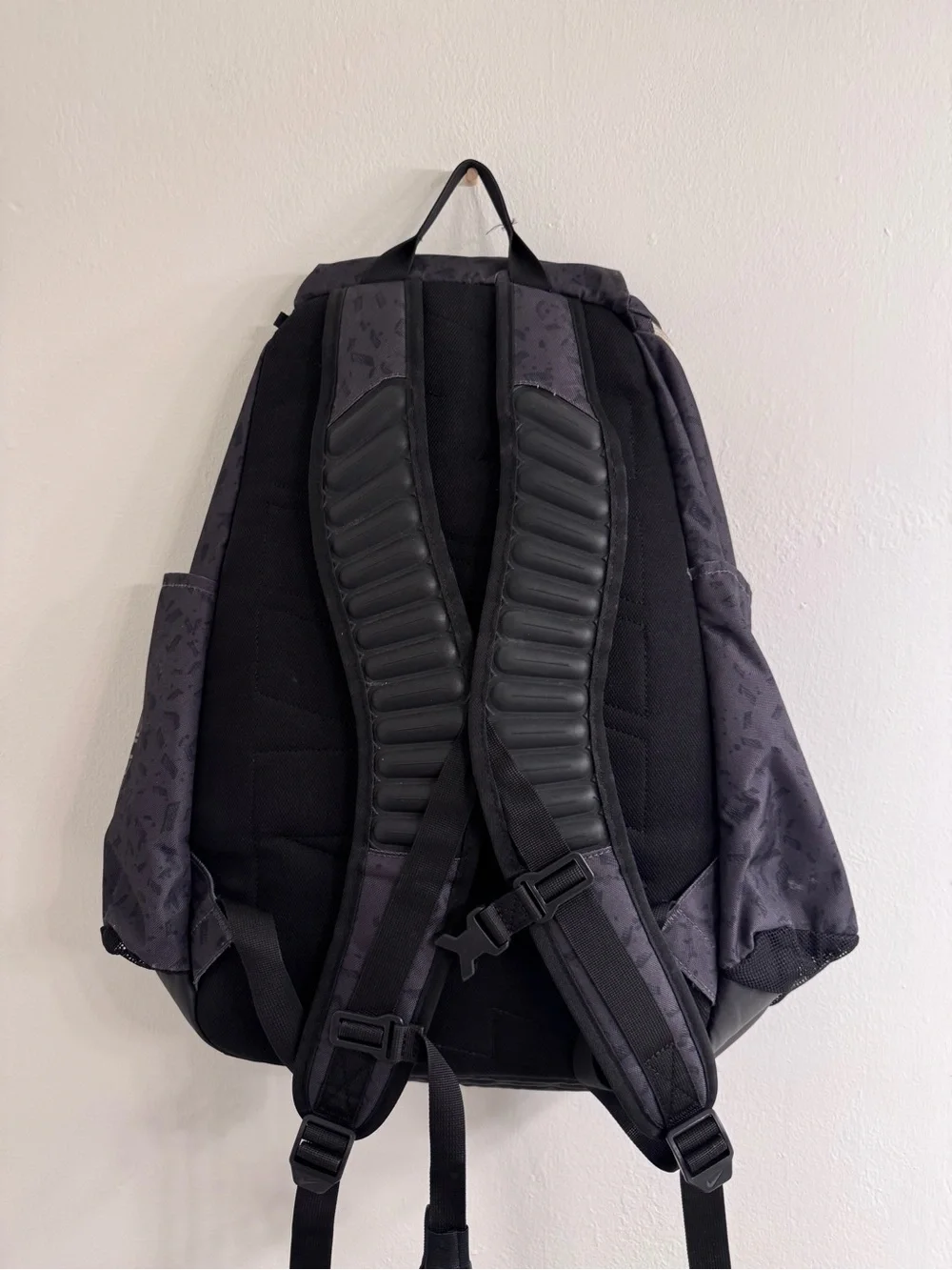 Nike stylish black